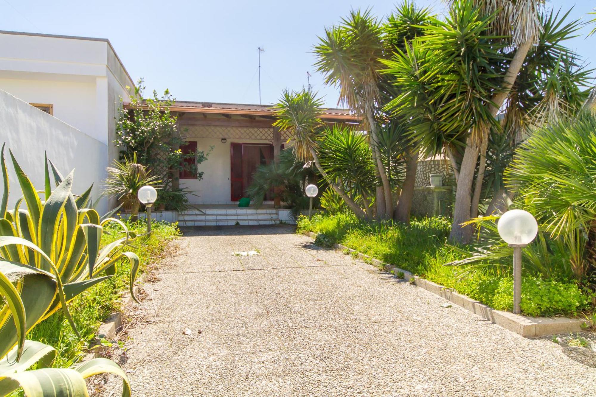 Villetta Rossa With Garden - Happy Rentals Melendugno Exterior foto